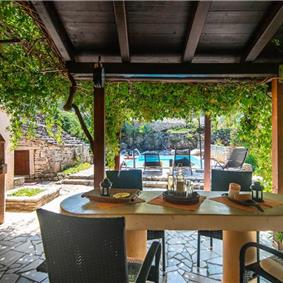 3 bedroom villa with pool near Pula, sleeps 6